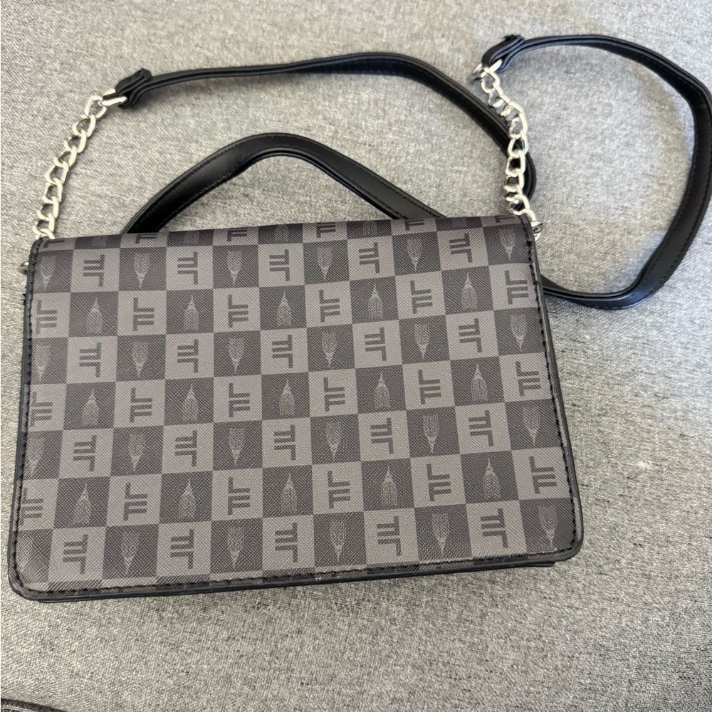 London Fog Black and Gray Crossbody Bag - Picture 2 of 10